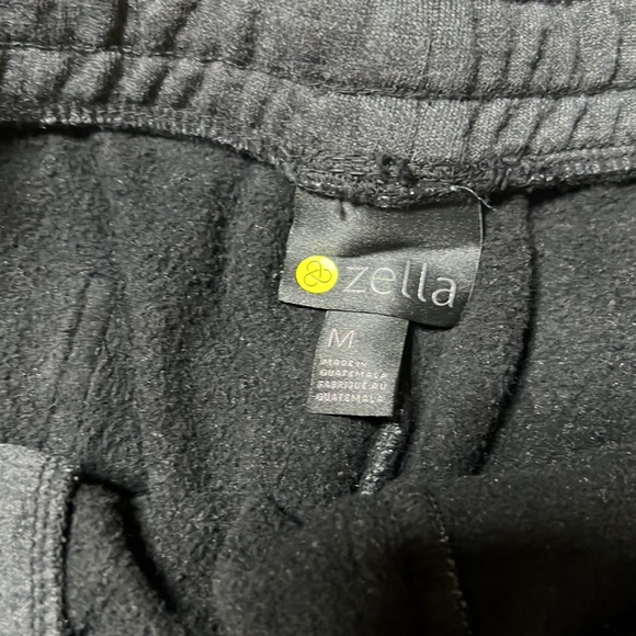 NWT Zella sweatshort - Picture 2 of 3